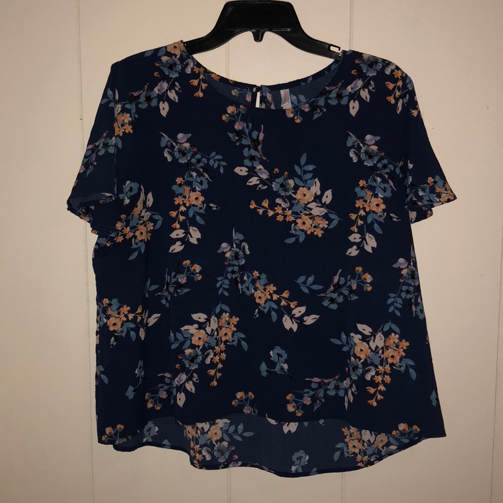 Navy blue floral short sleeve top
